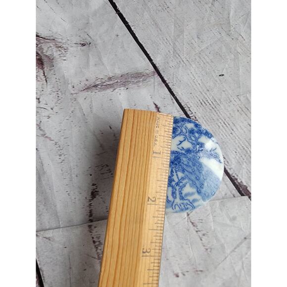 Vintage Chinese Chinoiserie Peacock Blue & White Porcelain Lidded Trinket Box - Picture 8 of 9